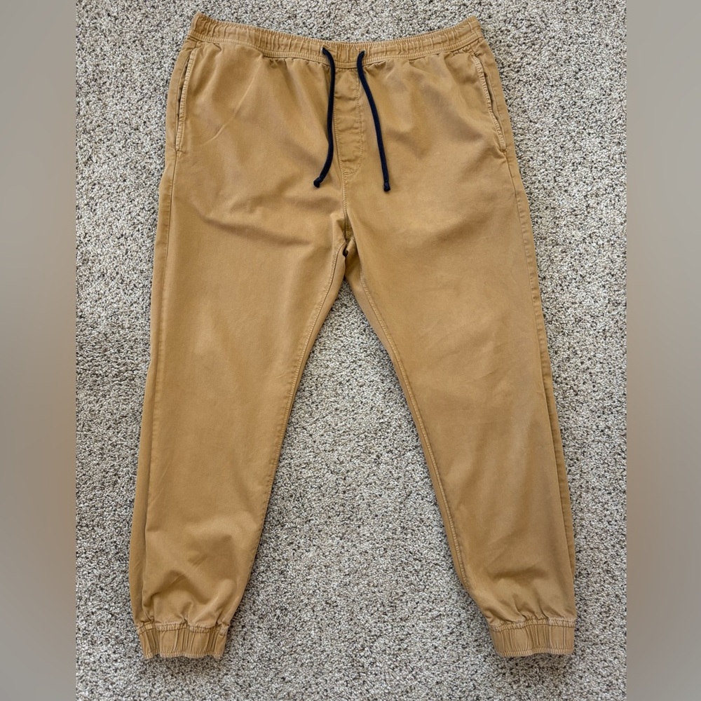 American Eagle Outfitters ankle length pants. Excellent used condition! Dark tan